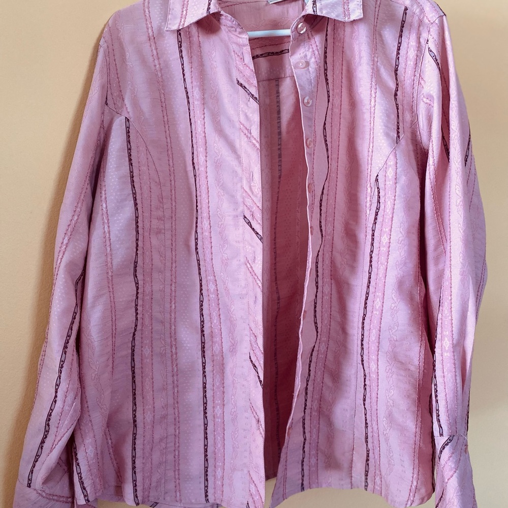 Women’s 18 button down blouse